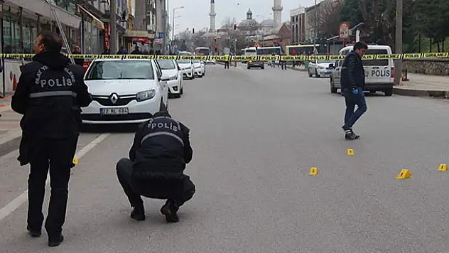 Konya'da bir kişi evinin önünde bıçaklanarak öldürüldü
