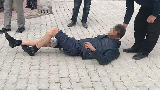 Konya'da bir kişi sokak ortasında bacaklarından vuruldu