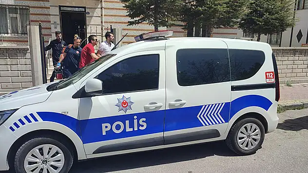 Konya'da bir kişi tartıştığı anneannesini bıçaklayarak ağır yaraladı
