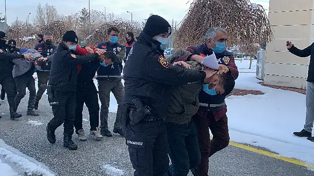 Konya'da bir kişinin öldüğü, bir kişinin yaralandığı saldırıya ilişkin 9 zanlı tutuklandı

