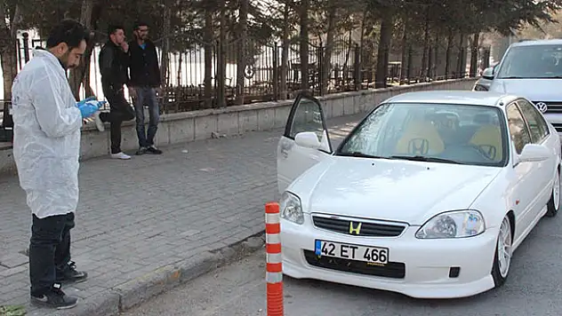 Konya'da bir otomobilden 13 bin lira çalındı