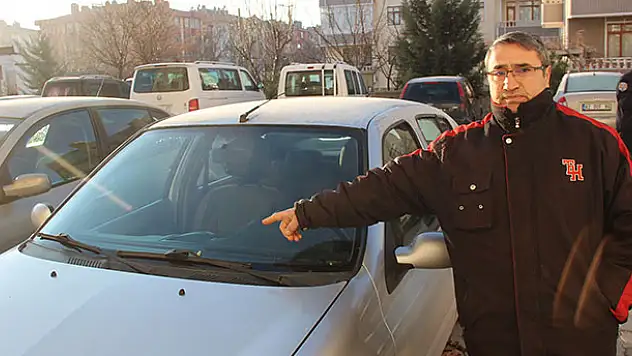 Konya'da bir sitenin otoparkında 16 arabaya mermi bırakıldı!