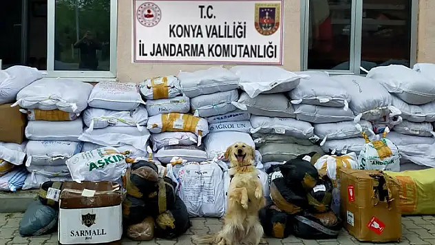 Konya'da bir tırda 1,9 ton kaçak tütün ele geçirildi
