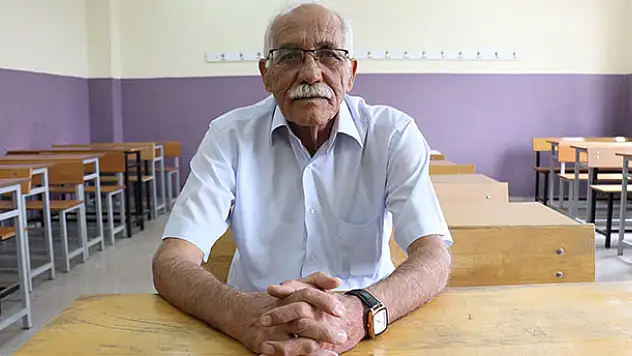 Konya'da bir vatandaş 71 yaşında üniversiteli oldu