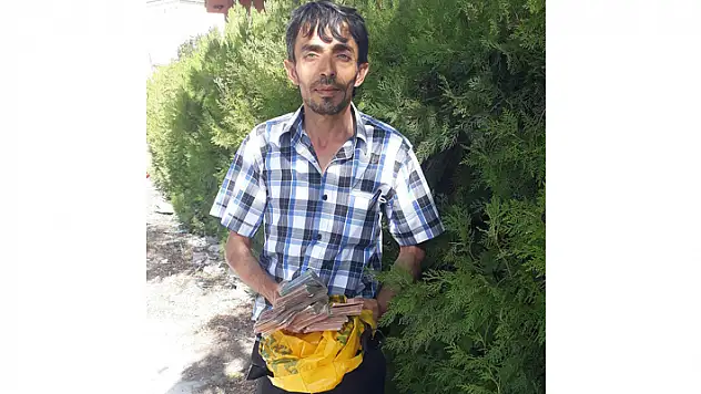Konya'da bir vatandaş, bankanın kendisine yanlışlıkla ödediği 40 bin lirayı iade etti
