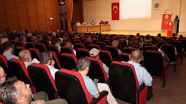 Konya'da 'Bir Yetime Aile Olmak' konuşuldu