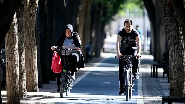 Konya'da bisiklet sürücülerine güvenli yol imkanı sunan 'ABUS' hayatı kolaylaştırıyor
