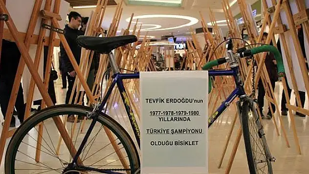 Konya'da 'Bisikletle Her Yere' fotoğraf sergisi açıldı