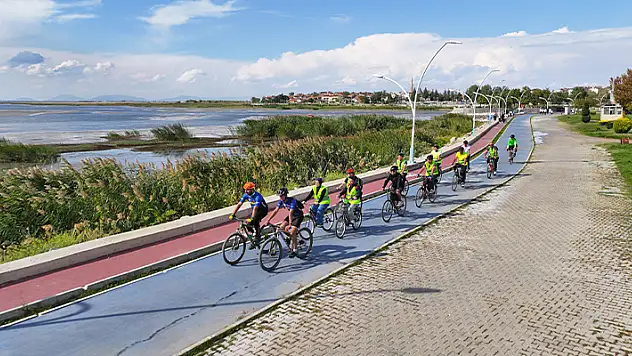 Konya'da bisikletseverler tarihi ve doğal güzellikleri pedal çevirerek keşfediyor