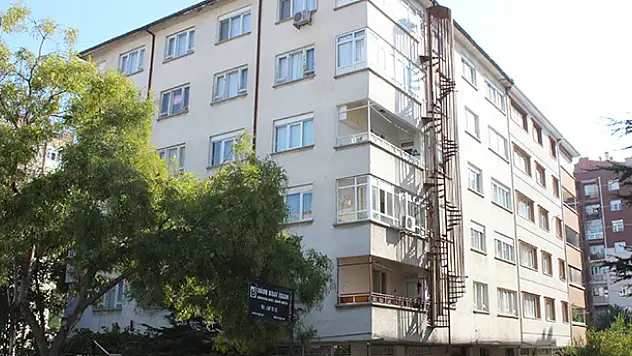 Konya'da boşaltılan binadaki endişeli bekleyiş sürüyor