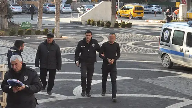 Konya'da boşandığı karısını bıçakla yaralayan şüpheli tutuklandı