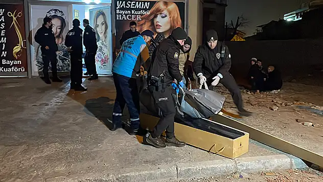 Konya'da boşanmak istediği eşi tarafından bıçaklanan kadın öldü