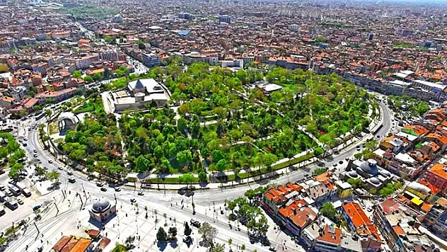 Konya'da bu caddeyi kullanacaklar dikkat!  29 Ekim provaları nedeniyle trafiğe kapatıldı! 