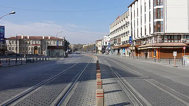 Konya'da cadde ve sokaklarda sessizlik sürüyor