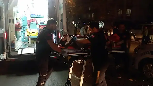 Konya'da caddenin karşısına geçmek isteyen kadına otomobil çarptı! 
