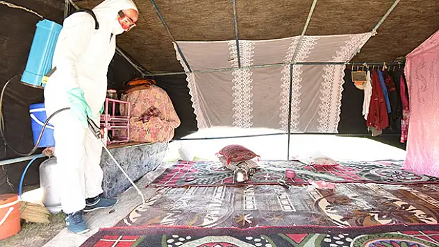 Konya'da çadırı yanan mevsimlik tarım işçisi aileye yardım eli