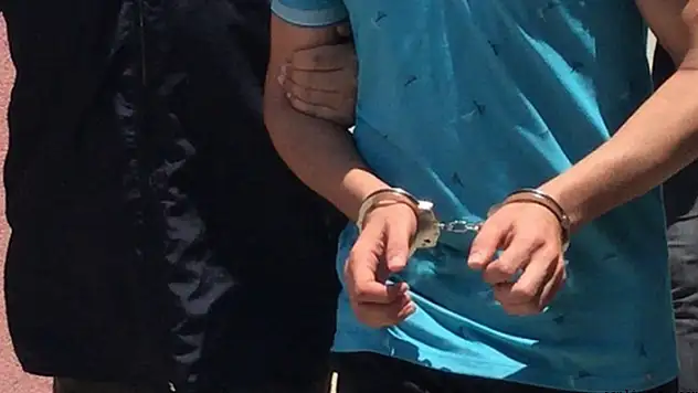 Konya'da çaldığı aracı çalıştıramayınca çekiciyle sanayiye götüren zanlı tutuklandı
