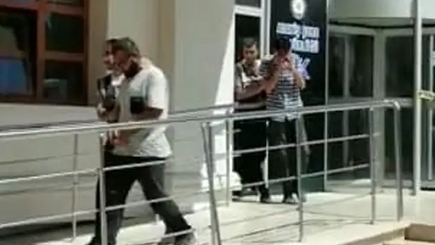 Konya'da çaldıkları arabalara hurda arabaların plakalarını takan 3 kişi yakalandı
