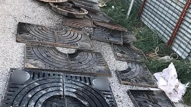 Konya'da çalıntı rögar kapağı ve mazgalları satan 2 şahıs yakalandı

