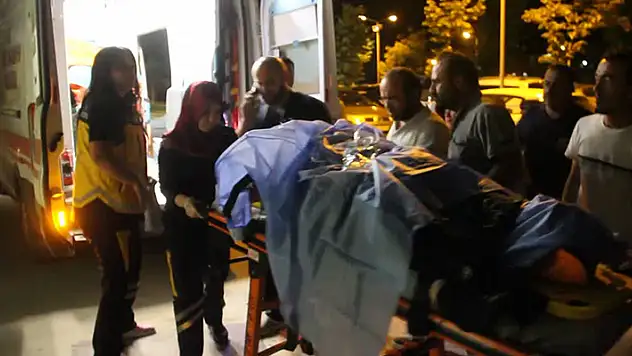 Konya'da cam silerken pencereden düştüğü iddia edilen kadın yaralandı

