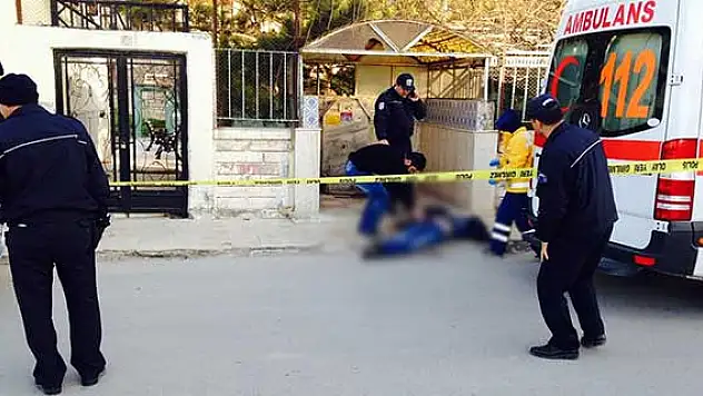 Konya'da cami önünde bıçaklanan Suriyeli öldü