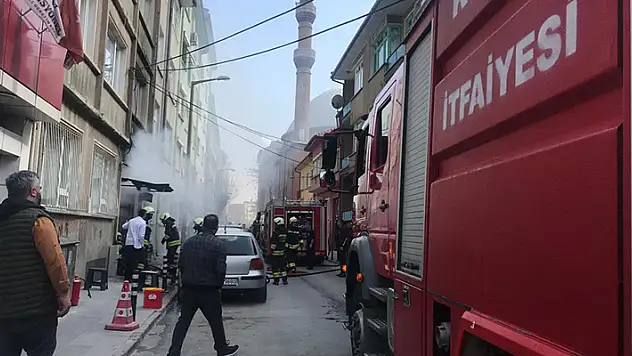 Konya'da camiye giden tamirci, döndüğünde iş yerini alevler içinde buldu
