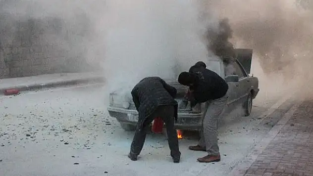 Konya'da Canını Hiçe Sayarak Aracını Söndürmeye Çalıştı