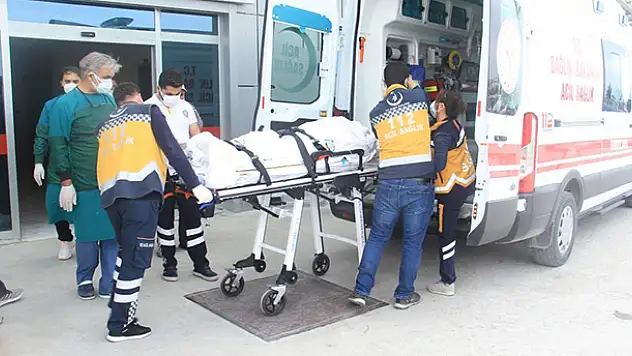 Konya'da çapa makinesine ayaklarını kaptıran kadın yaralandı