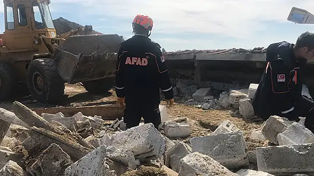 Konya'da çardağın çatısı çöktü, 29 küçükbaş hayvan telef oldu