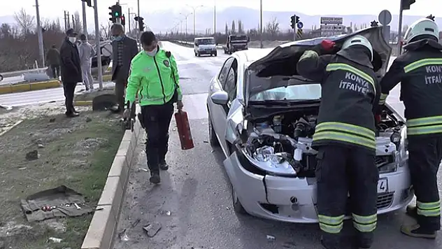 Konya'da çarpışan otomobillerden biri takla attı: 1 yaralı
