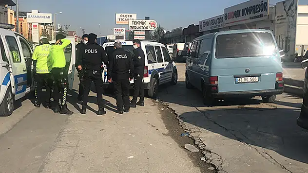 Konya'da çarptığı kadının ölümüne neden ehliyetsiz sürücüyü vatandaşın takibi yakalattı