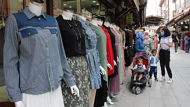 Konya'da çarşı pazarda bayram hareketliliği başladı
