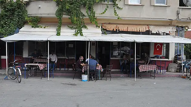 Konya'da çay bahçesinde şok olay!  Vücuduna yorgun mermi isabet eden kişi yaralandı