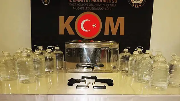 Konya'da çay kazanıyla kaçak alkol üreten 6 kişiye gözaltı