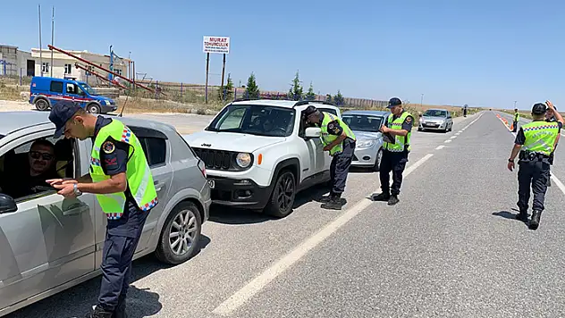 Konya'da 'Cayrokopter' ile trafik denetimi yapıldı
