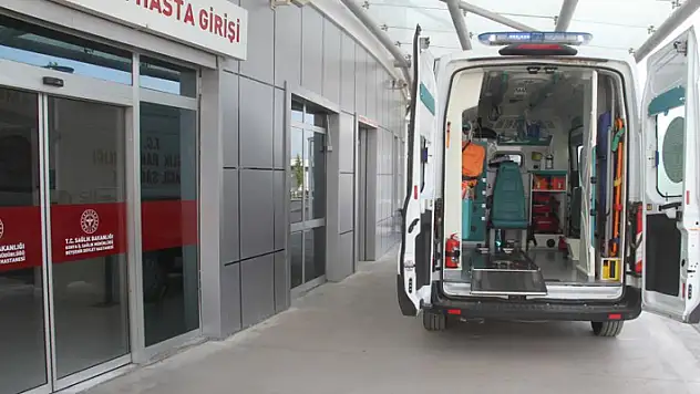 Konya'da ceviz ağacından düşen adam yaralandı

