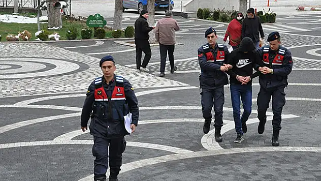 Konya'da cezaevi firarisi hükümlü uyuşturucu kullanırken yakalandı