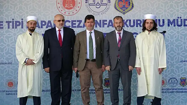 Konya'da cezaevinde kalan 2 mahkum hafız olup icazet aldı
