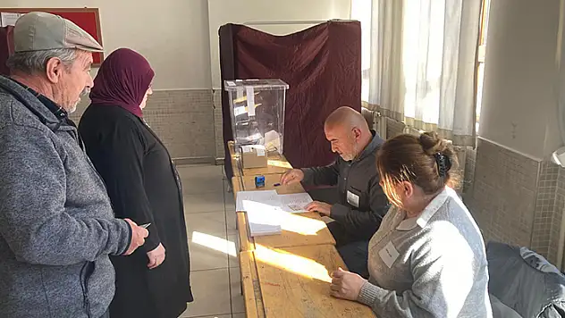 Konya'da çifte vatandaşlar Bulgaristan seçimleri için oy kullanıyor
