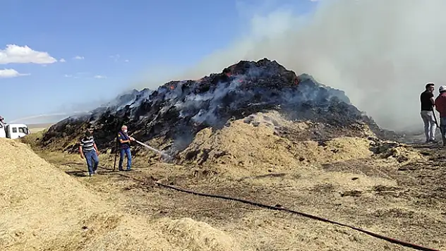 Konya'da çıkan yangında 10 bin saman balyası yandı