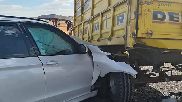Konya'da cip traktörün römorkuna çarptı: 1 yaralı
