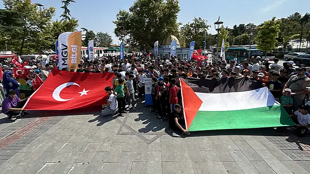 Konya'da çocuklar Gazze'ye destek için toplandı
