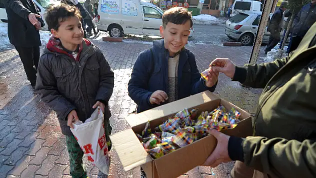 Konya'da çocuklar üç ayları 'şivlilik' sevinciyle karşılıyor