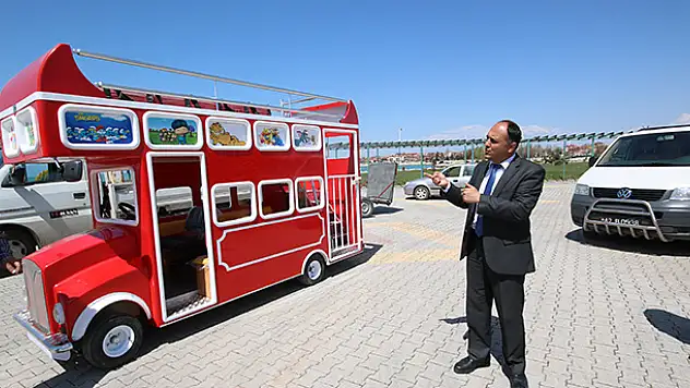 Konya'da çocuklara özel 'london bus' gezi otobüsü