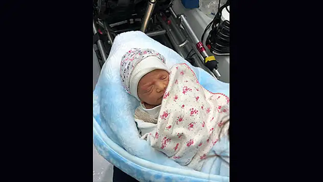 Konya'da çöp konteynerinde bir haftalık bebek bulundu