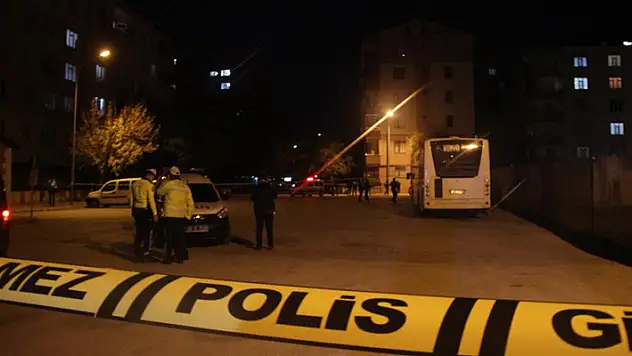 Konya'da çöpe bırakılan el yapımı patlayıcının biri patladı, diğeri etkisiz hale getirildi
