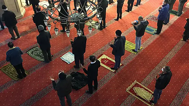 Konya'da cuma namazında yağmur duası
