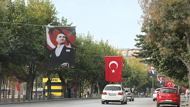Konya'da Cumhuriyet coşkusu! Kentin dört bir yanı Türk bayrakları ile donatıldı