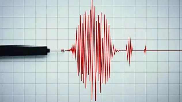 Konya'da da hissedildi! Yine deprem oldu, hasarlı binalar yıkıldı
