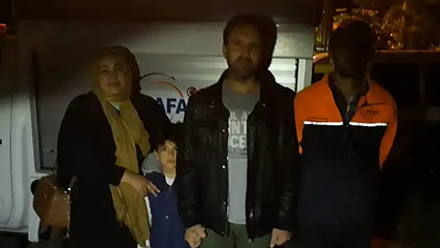 Konya'da dağda mahsur kalan aile kurtarıldı